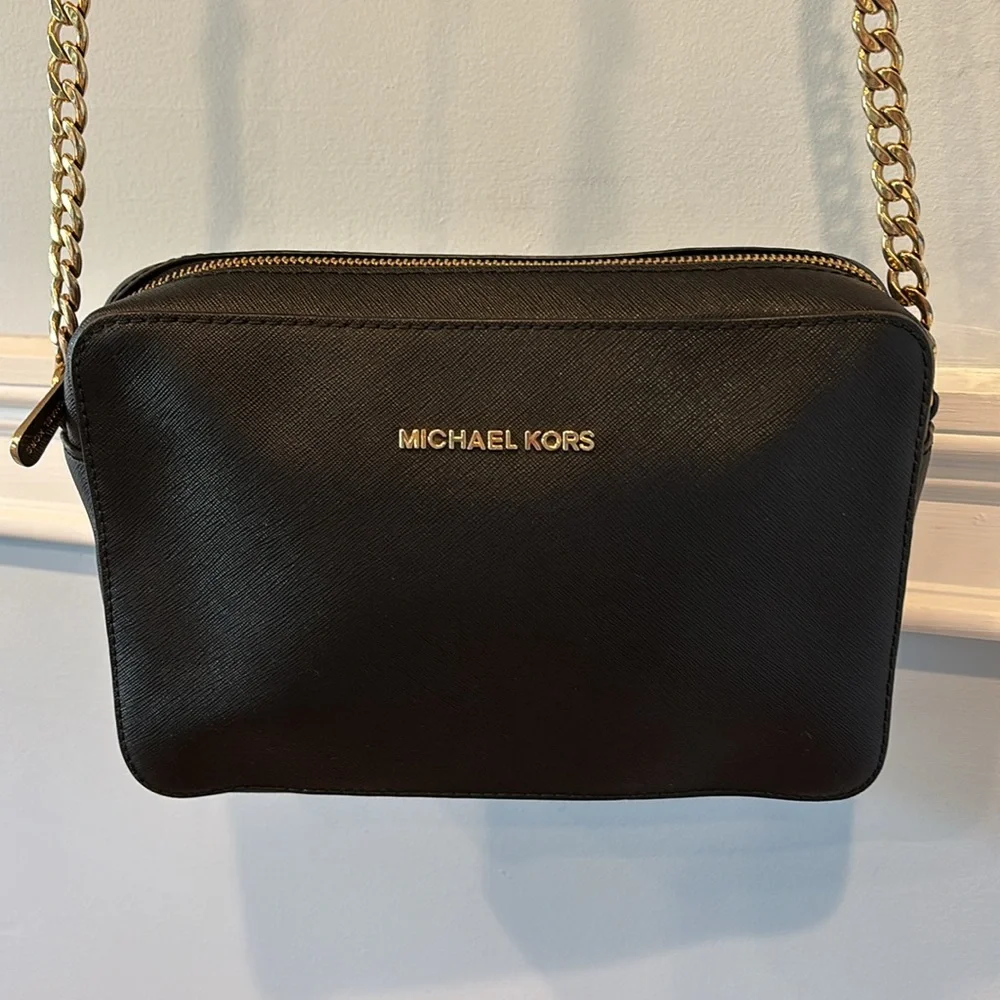 🖤💛MICHAEL KORS
Chain-Link Saffiano Leather Crossbody Bag - Picture 2 of 11